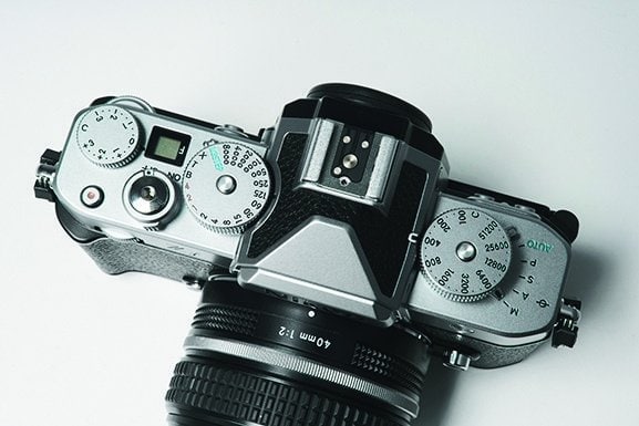 ニコン Zf 40mm f/2（SE）レンズキット　「メカを触っている感触がたまらない！」