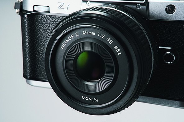 ニコン Zf 40mm f/2（SE）レンズキット　「単焦点レンズと相性よし」
