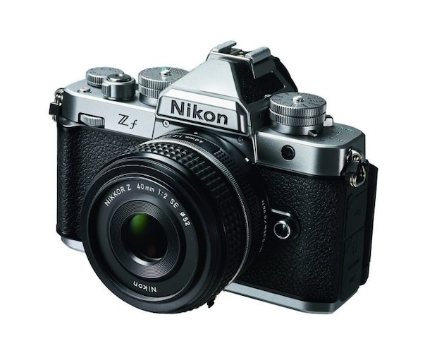 ニコン Zf 40mm f/2（SE）レンズキット ￥331,100（ニコンダイレクト販売価格）