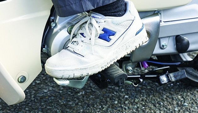 ホンダ スーパーカブ110 ライト　「クラッチ操作なしで変速可能」