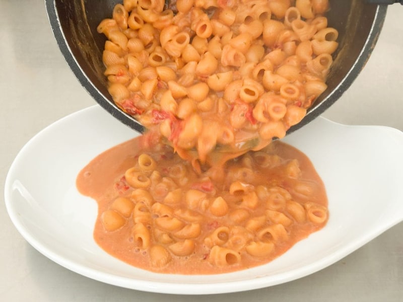 小鍋は水分の蒸発が少ないのかなと思ってましたが、フライパンで作るのと同様に濃厚スープに仕上がります