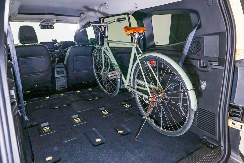 すべて取り外した場合のラゲッジ容量は3050L （！）にもなる