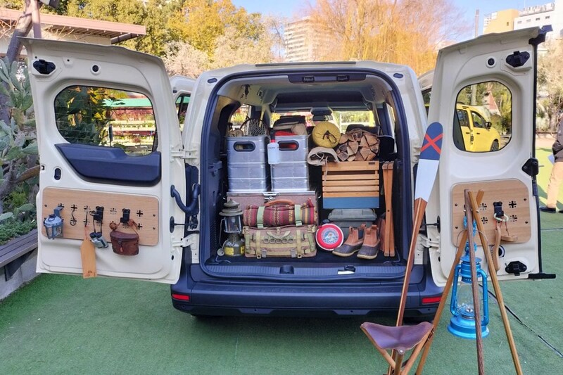 大げさでなくて、なんでも積めるというのがグランカングーのキャラクター