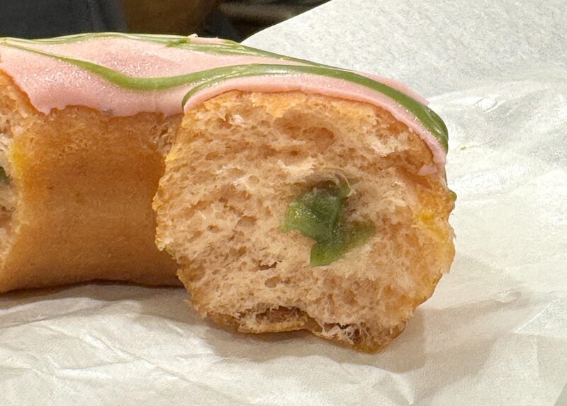 スターバックスコーヒー「桜抹茶ドーナツ」
￥320