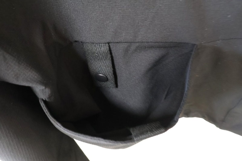 ゴミ袋をセットできるポケット