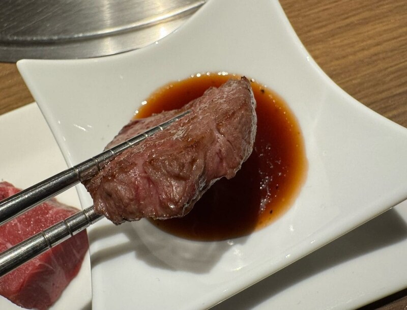 「トリュフ香る赤ワインソース」は肉に合うのか？