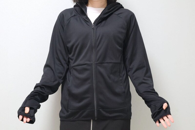 薄手のパーカー