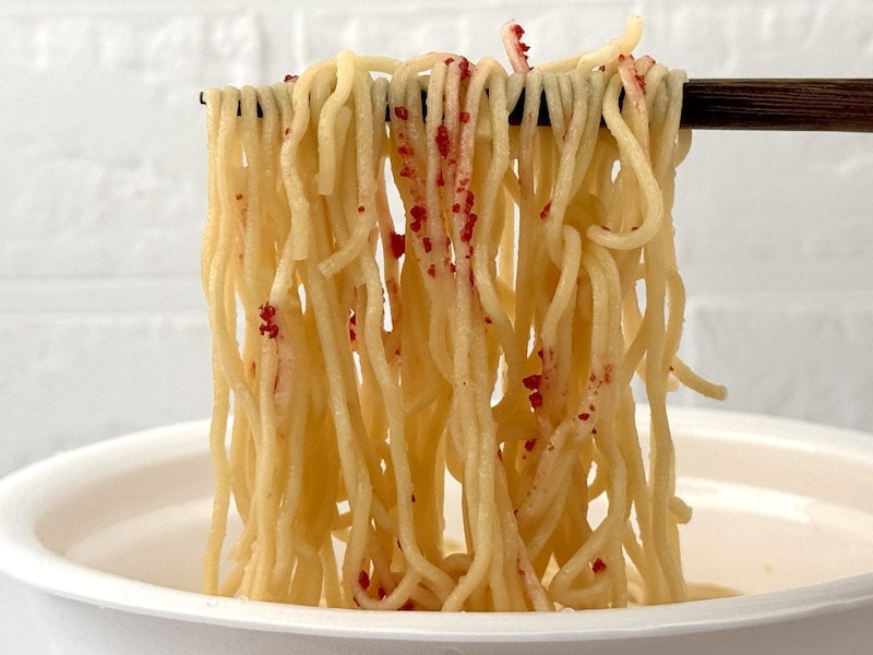 日清食品
日清焼そばU.F.O. ぶっ濃い男梅焼そば／噛むごとに梅の酸っぱさと香りが口の中にいつまでも続きます