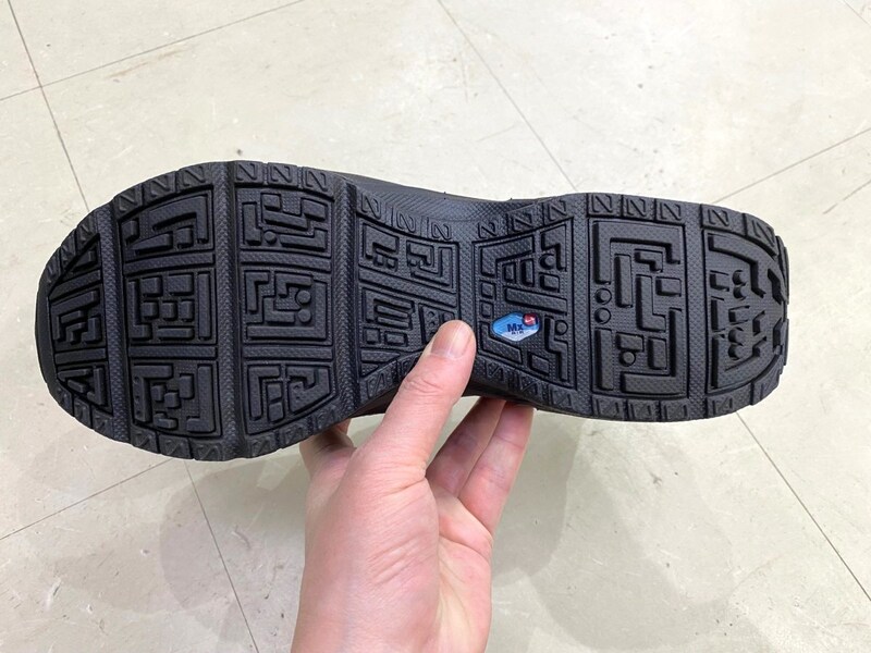 ナイキ ウィメンズ エア マックス フェノメナ