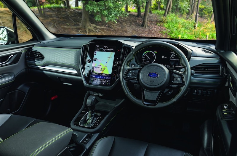 Point2　スバルらしくないほど上質さを追求したインテリア