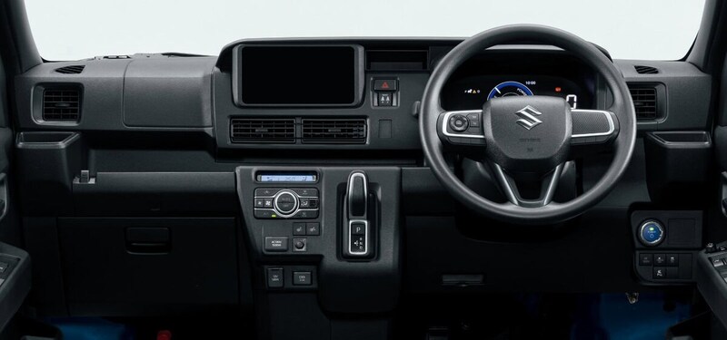 インパネ中央にAC100Vのアクセサリーコンセントを装備