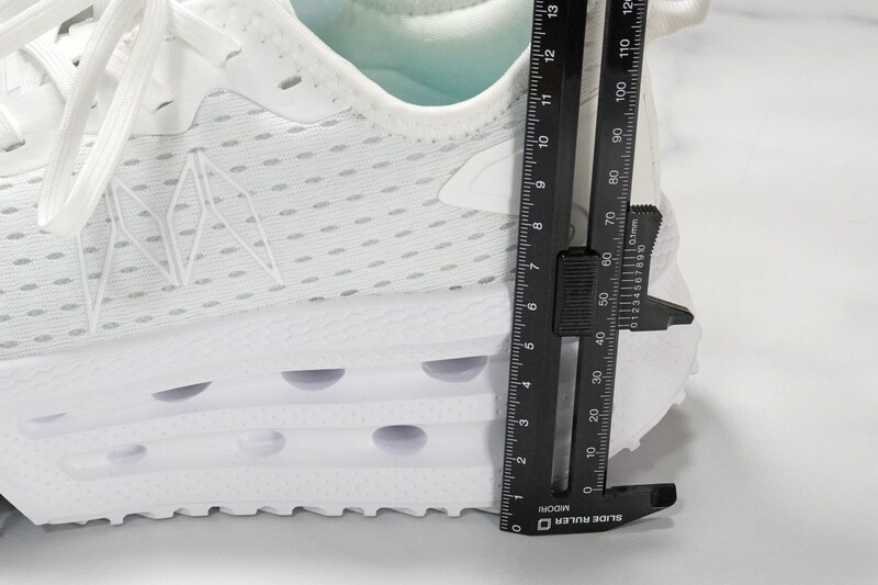 ワークマン「マンダムフライギアドライランチャー」のソールの高さを計測