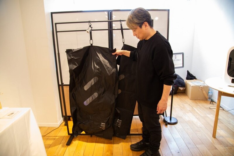 この発想はなかった！【強力圧縮×吊るす収納】で羽毛布団の出し入れも、クローゼットの整理も楽になる「HANG PACK」を試してみた！