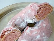 【まるで洋風いちご大福!?】ミスドの春限定「桜もちっとドーナツ」が最高！全4種食べ比べレビュー