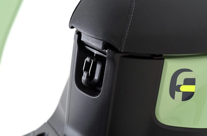 カラビナ型フック(リヤ)