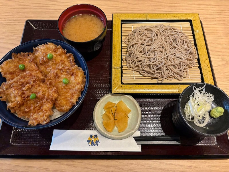 てんや たれづけ豚ロース天丼 (小)藪そばサービスセット(みそ汁付)