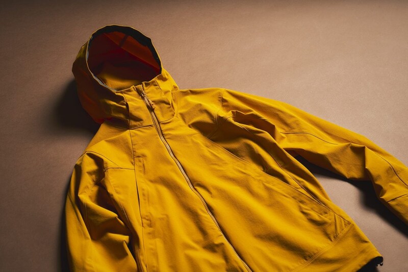 合計10個の機能を搭載し、U3000円に仕上げたワークマンのソフトシェル