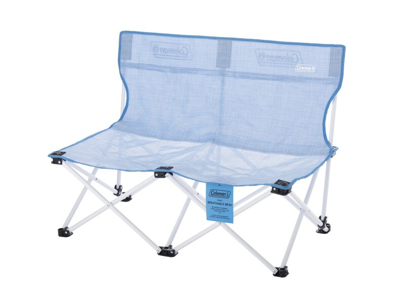 【汗ばむ季節も蒸れ知らず】コールマンの「クリスタルブルー」チェア4種が夏のレジャーを劇的に変える!