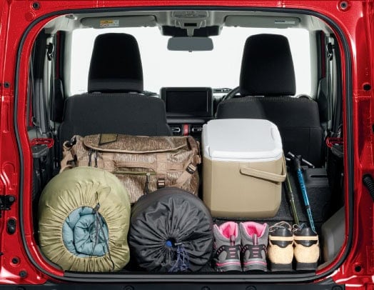 Point2 最新軽のようなフラットさはなし、しかし4人の荷物もそれなりに