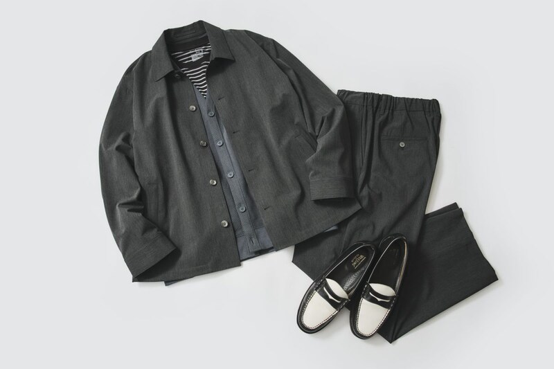 寒い時は中にニットやカーディガンなどをプラスし、防寒対策もできる