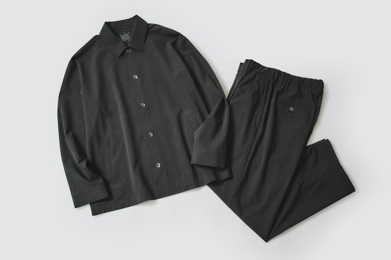 紳士 乾きやすいブルゾン チャコールグレー ¥6,990
紳士 乾きやすいワンタックワイドパンツ チャコールグレー¥4,990