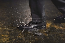 【雨の日も極上】リーガル「ゴアテックス」＆青山の「2WAY靴」働き世代を救う“欲張りシューズ”2選