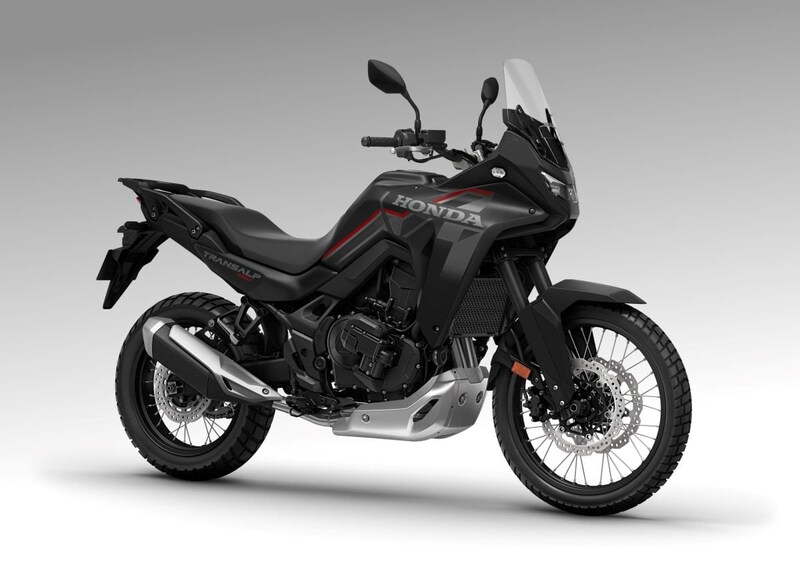 道を気にすることなく冒険ライドを楽しみたいライダー向きの「XL750 TRANSALP」