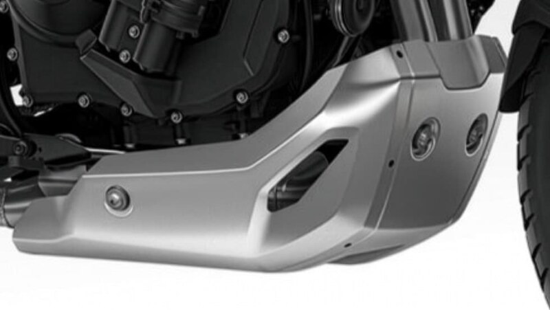 林道やオフロード走行においてクランクケースを保護してくれるアルミ製のスキッドプレートも装備