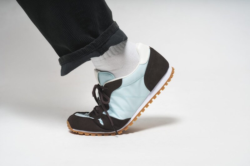 屈曲性もあるので、単純にスニーカーとしての実力が高い