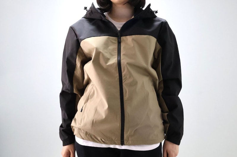 メンズのみの展開ですがS・Mサイズなら女性でもあり