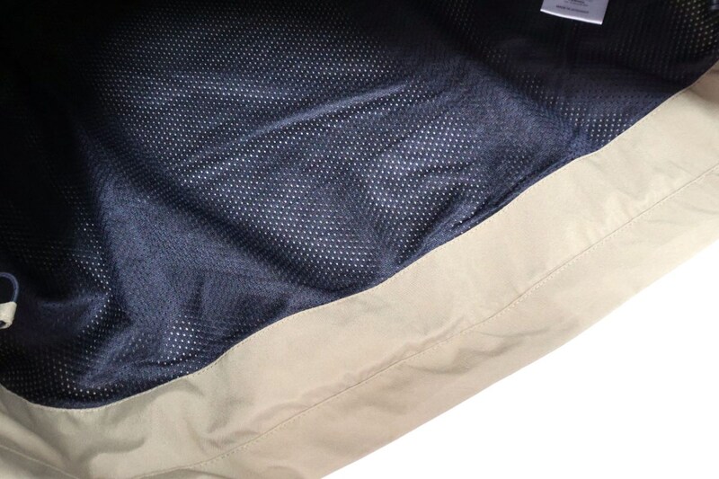 裏地はメッシュ素材