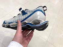 【履き心地ヤバすぎ】スパイクを街履き!? ミズノの“テック系最終回答”新作スニーカーをエディターが試し履き