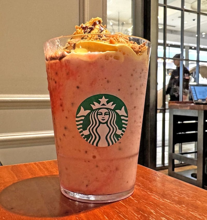 スターバックスコーヒーの「ストロベリー シュークリーム フラペチーノ」