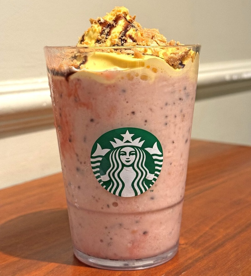 スターバックスコーヒーの「ストロベリー シュークリーム フラペチーノ」