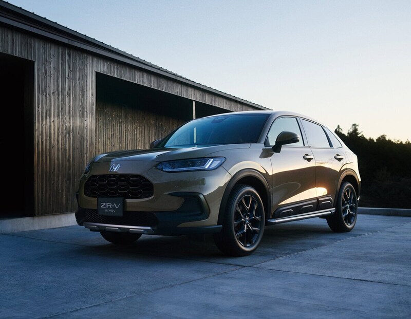 新登場の特別仕様「クロスツーリング」は、アウトドアでも映えるアクティブなスタイルを表現