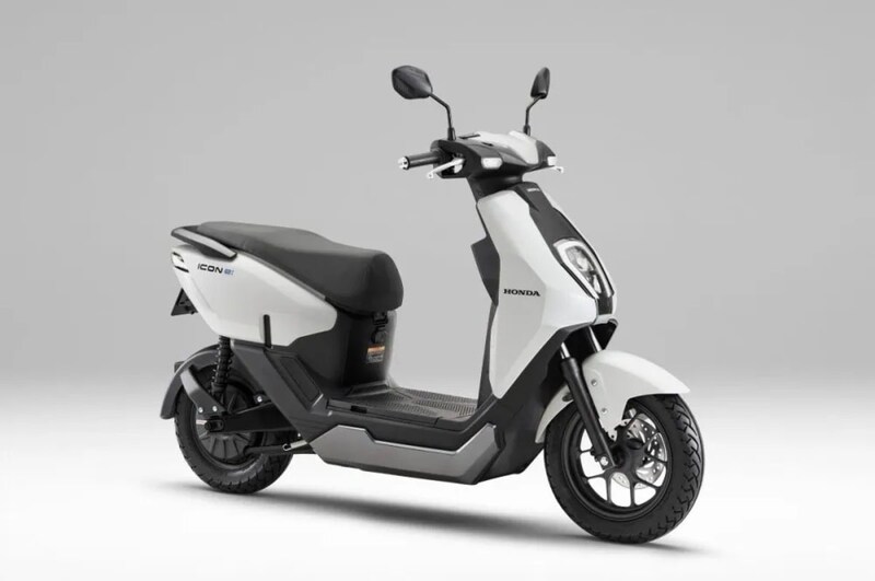 第1位 【50cc生産終了…乗り換えの大本命】ついに“使える”電動バイクが出た!ホンダ「ICON e:」はガソリン車並みの便利さで22万円