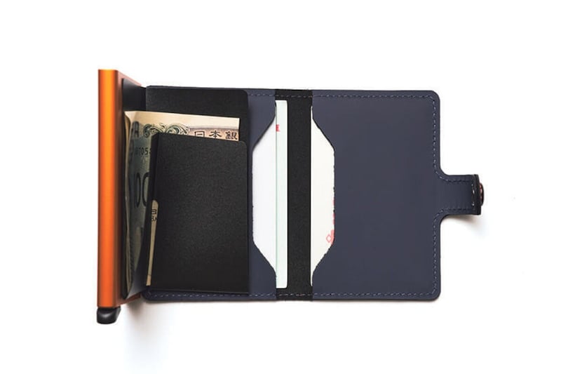 ポケットを多数搭載