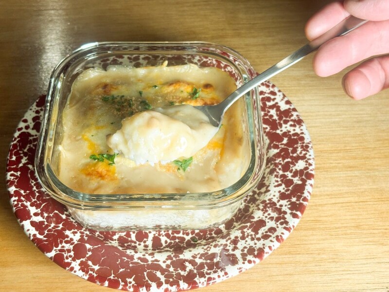 クリーミーなソースは、きのこの旨みが濃厚でクセのないおいしさ！ご飯がどんどんすすみます。小さくカットされたマッシュルームもたくさん入っています。