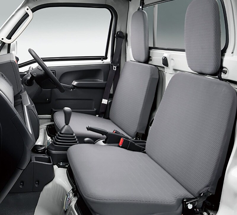 一部グレードにメーカー装着オプションとして、スマートフォン連携9インチディスプレイオーディオを設定