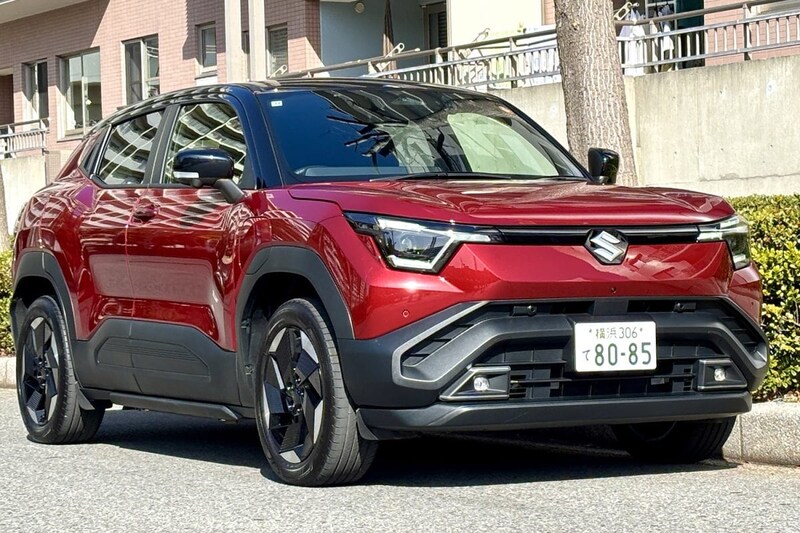 目ヂカラを感じさせるキャラ立ちSUVデザインは、一見スズキというより欧州ラテン系メーカー風