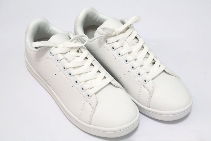 トライアル 「よごれにくい、クリーンに履けるスニーカー」¥2,990