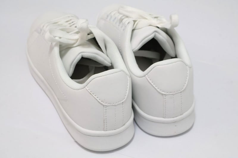 トライアル　「よごれにくい、クリーンに履けるスニーカー」