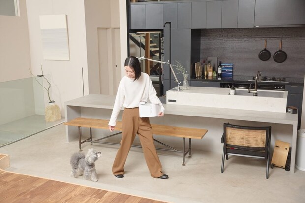 コードレス設計のためコンセントの位置に左右されず、住環境に合わせて自由に設置できる