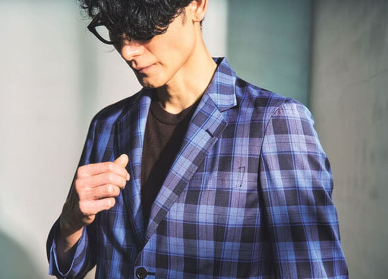 【夏のビジネス服の救世主】まるで空気並み？猛暑にも◎！麻布テーラー「エアジャケット」の驚くべき軽さと実力とは