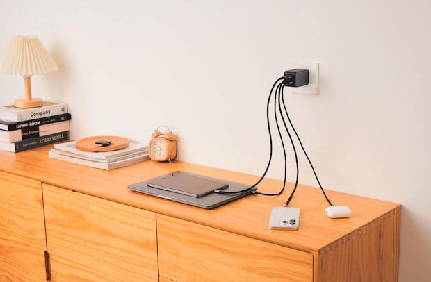 ひとつのコンセントで最大4つのガジェットを同時充電