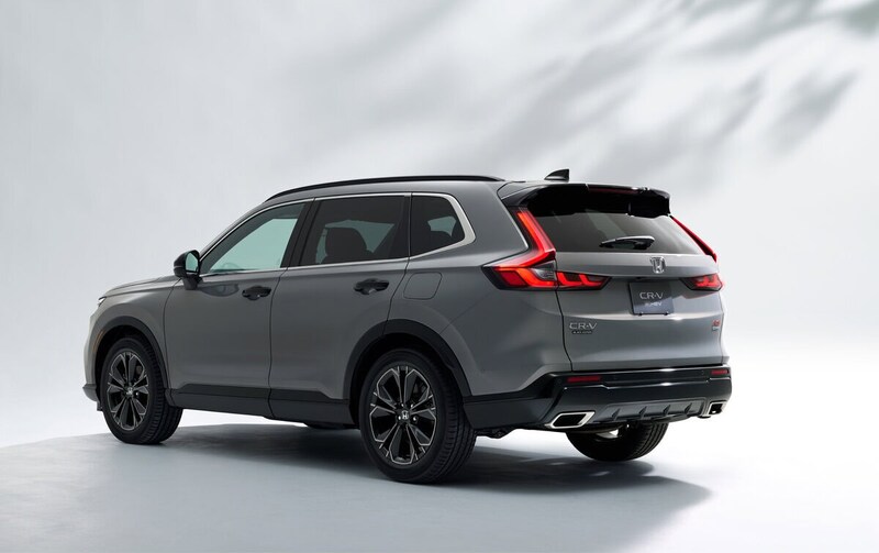 「e：HEV RSブラックエディション」にはレーダーとカメラの広角化などにより安全支援の領域を拡大した「ホンダ センシング360」を採用