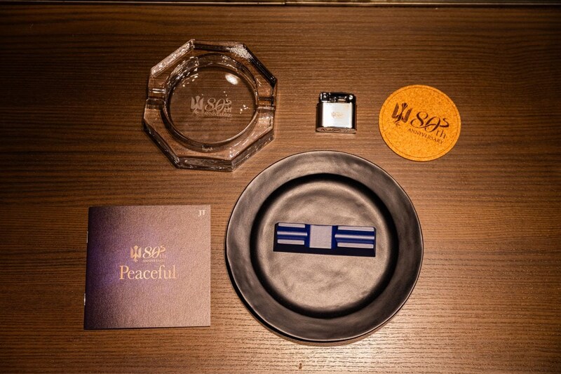 JT「Peace 80周年記念 Peaceful」銀座のバー「Ginza Bar L’aurora」で開催 80周年記念の特別デザイン 灰皿 オイルライター