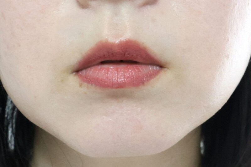 CHANELを塗って飲食・歯磨きを1回したところ