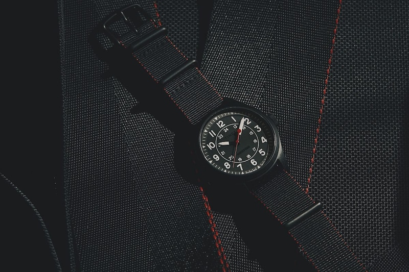 タイメックス×ブリーフィング「エクスペディション フィールドウォッチ」￥41,800／ソーラー／100m防水