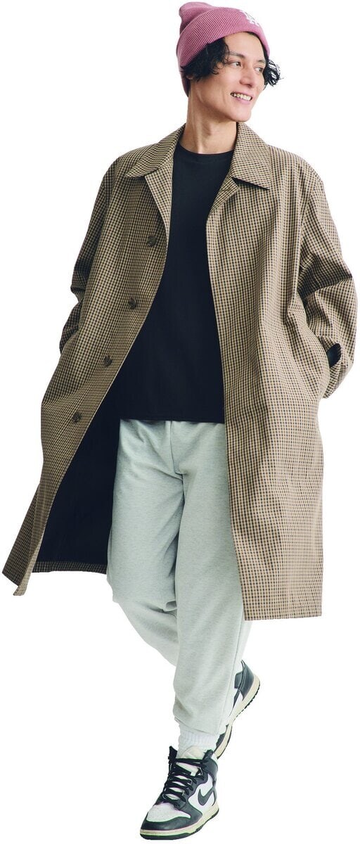 ＜買い物＞定番トップスにコートを羽織ってワンマイルウェア